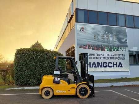 Sähkö - 4 pyör 2025  HC (Hangcha) XE40Ci (CPD40-XEXY2-SI) (7)