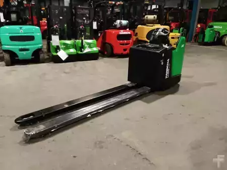 Apilador conductor incorporado 2025  HC (Hangcha) CBD30-XT1S-SISU (2)