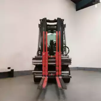 Carrelli elevatori GPL 2013  Still RX70-25T (2)
