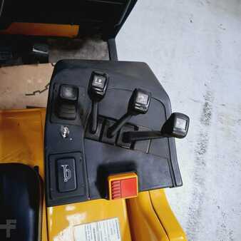 Elektro čtyřkolový VZV  Jungheinrich EFG-DF15 (7)