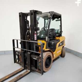 Eléctrico - 4 rodas 2010  CAT Lift Trucks GP30N (1)