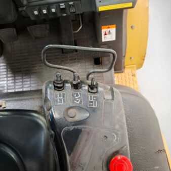 Eléctrico - 4 rodas 2010  CAT Lift Trucks GP30N (9)