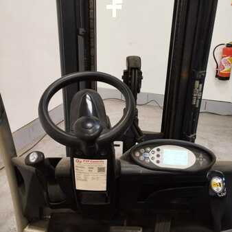 Chariots électriques à 4 roues 2015  Still RX20-14 (5)