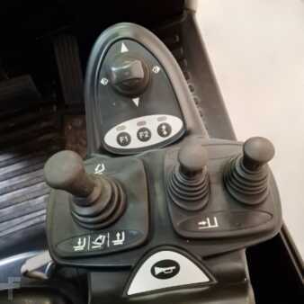 Gas gaffeltruck  Still RX70-16T (9)