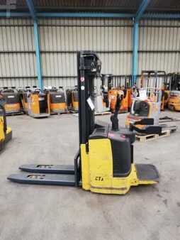 Stacker pedestre 2011  OM CTX20 (2)
