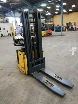 Stacker pedestre 2011  OM CTX20 (3)