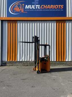 Stacker pedestre 2013  Still ESM10 (3)