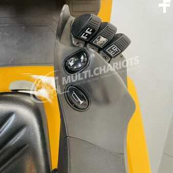 Empilhador a gás 2016  Yale GLP25VX (3)