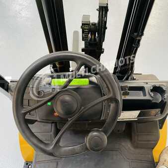 Empilhador a gás 2016  Yale GLP25VX (7)