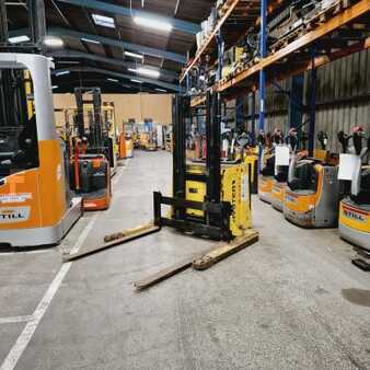 Pallet Stackers 2003  Hyster S1.5S (1)