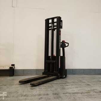 Stacker pedestre 2022  EP Equipment Esl 122 (1)