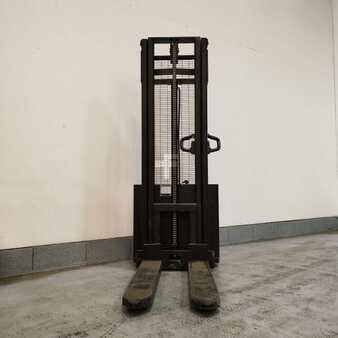 Stacker pedestre 2022  EP Equipment Esl 122 (2)