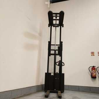 Stacker pedestre 2022  EP Equipment Esl 122 (3)