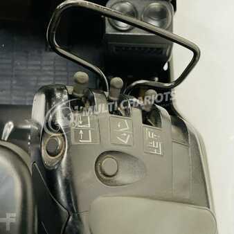 LPG VZV 2008  CAT Lift Trucks GP25N (8)