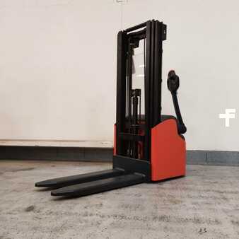 Pallet Stackers 2003  Manitou ES410 (1)