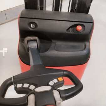 Stapelaars 2003  Manitou ES410 (6)