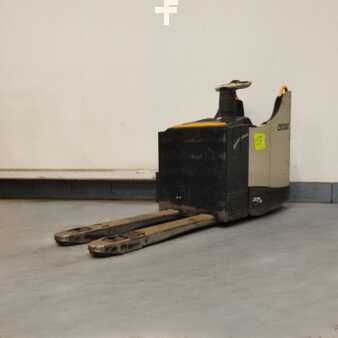 Transpalettes éléctriques  Crown WT3040 (1)