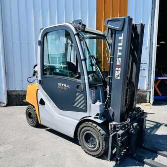 Outro 2016  Still RX70-25T (1)