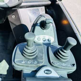 Outro 2016  Still RX70-25T (5)