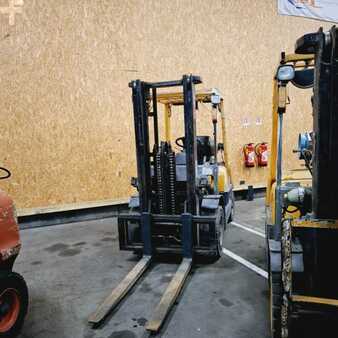 LPG Forklifts 2002  TCM FG20NT (1)
