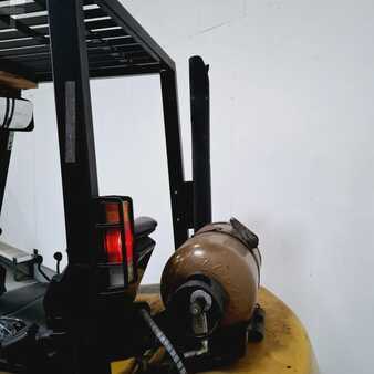 Empilhador a gás 2005  Yale GLP25TF (5)