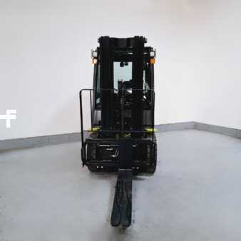 Chariots élévateurs diesel 2025  Clark S25D (2)