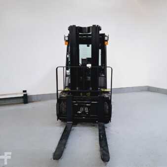Chariots élévateurs diesel 2025  Clark S35D (2)