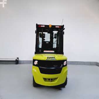 Chariots élévateurs diesel 2025  Clark S35D (5)
