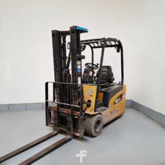 Eléctrico - 4 rodas 2009  CAT Lift Trucks EP20NT (1)