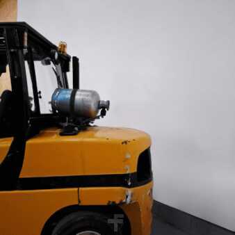 Nestekaasutrukki 2011  Yale GLP55VX (6)