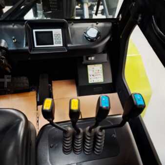 Ostatní 2025  Clark C70D (10)