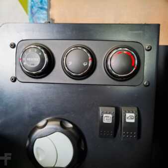 Ostatní 2025  Clark C70D (12)