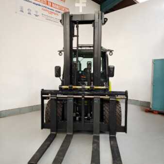 Ostatní 2025  Clark C70D (2)