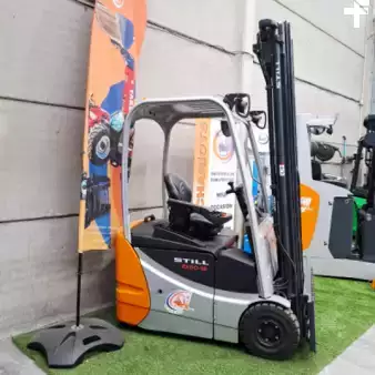 Chariots électriques à 4 roues 2015  Still RX50-16 (4)