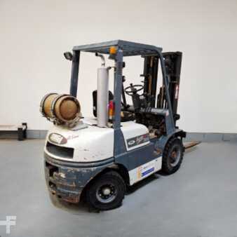 Carrelli elevatori GPL 2009  OMG ERGOS 25G (4)