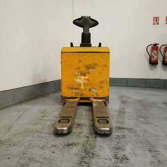 Lavtløftende truck  Jungheinrich ERE120 (2)