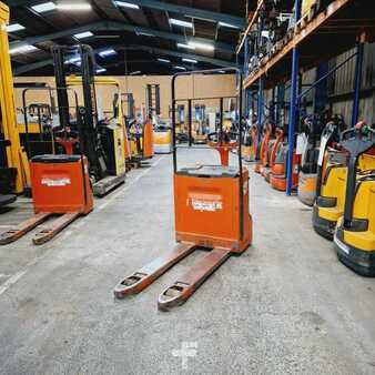 Transpalettes éléctriques  Fenwick T18 (1)