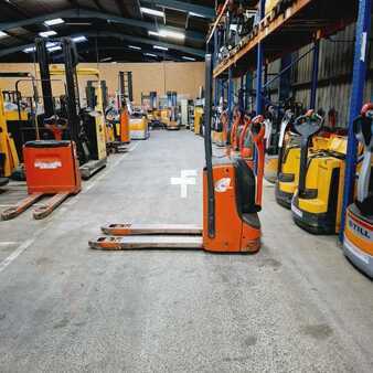 Transpalettes éléctriques  Fenwick T18 (5)