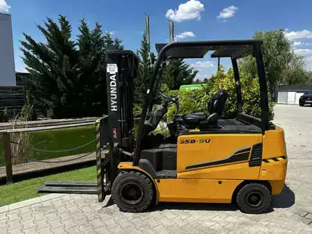 Elektro 4 Rad 2023  Hyundai 35B-9U (10)