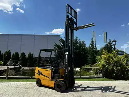 Elektro 4 Rad 2023  Hyundai 35B-9U (2)