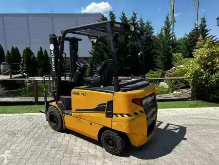 Elektro 4 Rad 2023  Hyundai 35B-9U (9)