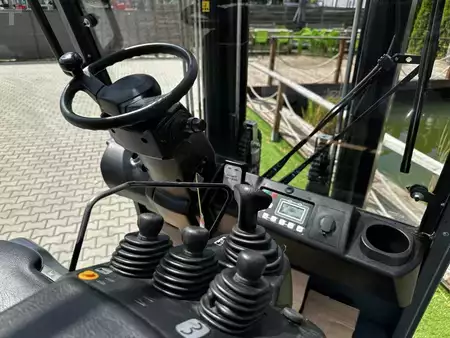 Elektryczne 4-kołowe 2021  Toyota 8FBMT35 (4)