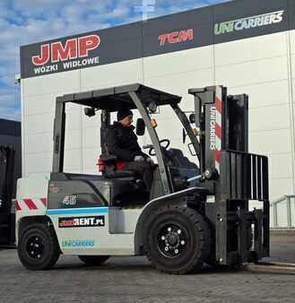 Wózki widłowe diesel 2019  Unicarriers D1 F4 A45Q  GX45 (1)