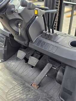 Wózki widłowe diesel 2019  Unicarriers D1 F4 A45Q  GX45 (15)