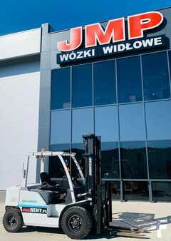 Wózki widłowe diesel 2015  Unicarriers D1F4A35  GX35 (4)