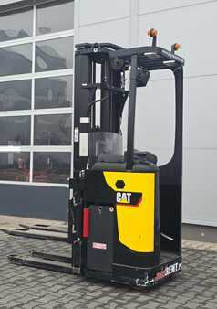 VZV pro práci v úzk.uličkách-retrakt 2013  CAT Lift Trucks NSR 20 N (3)
