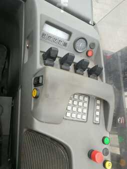 Retraky 2011  Nissan UHS 141 DTFVXF960 (7)