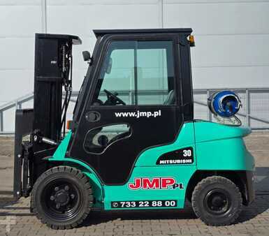 Gázüzemű targoncák 2018  Mitsubishi FG 30 N (2)