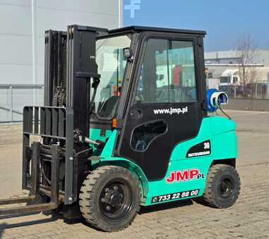 Gázüzemű targoncák 2018  Mitsubishi FG 30 N (5)
