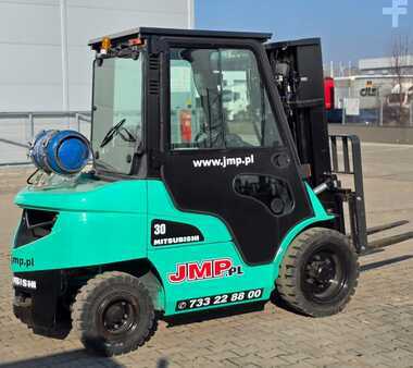 Gázüzemű targoncák 2018  Mitsubishi FG 30 N (9)